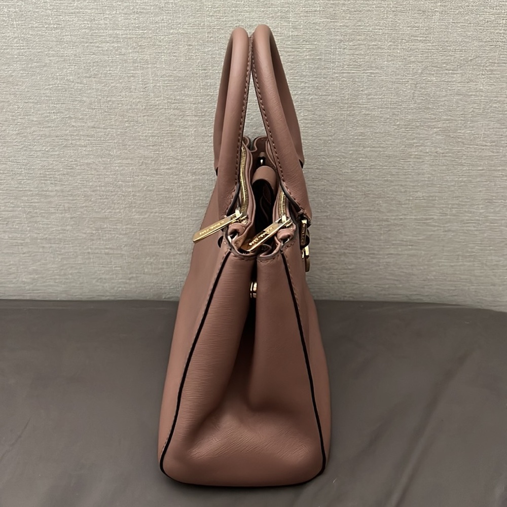 Micheal kors bag - Picture 4 of 7